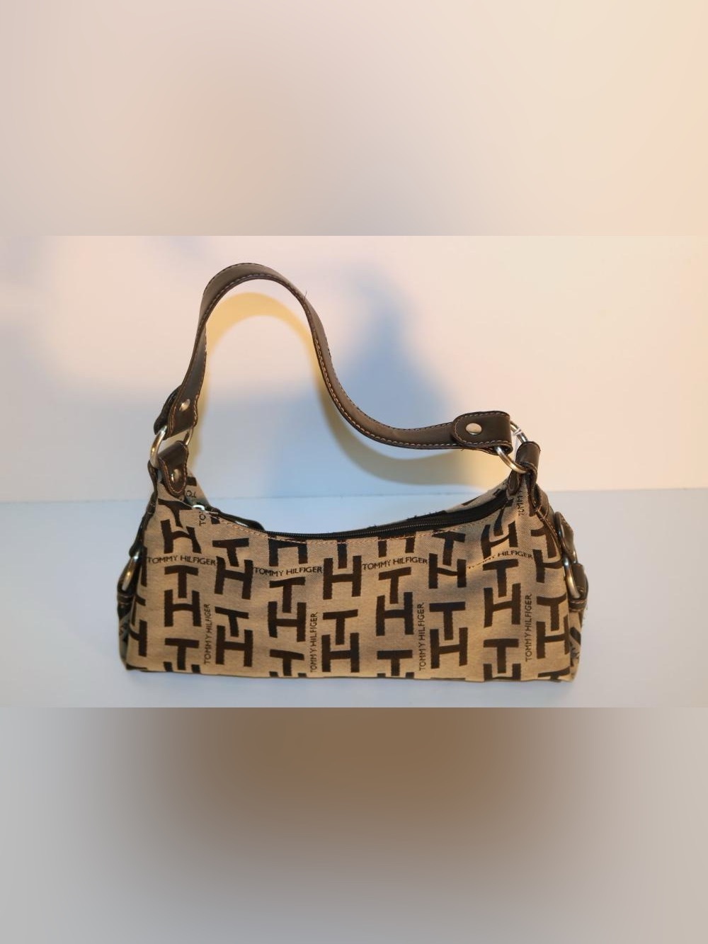 Vintage Y2K Tommy Hilfiger Shoulder Bag 🤎
